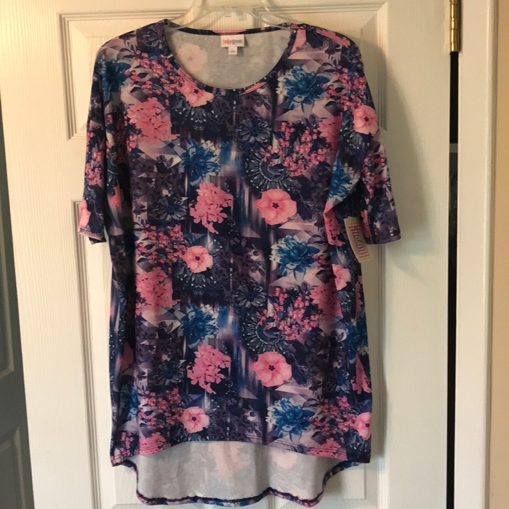 Lula Roe “Irma” top